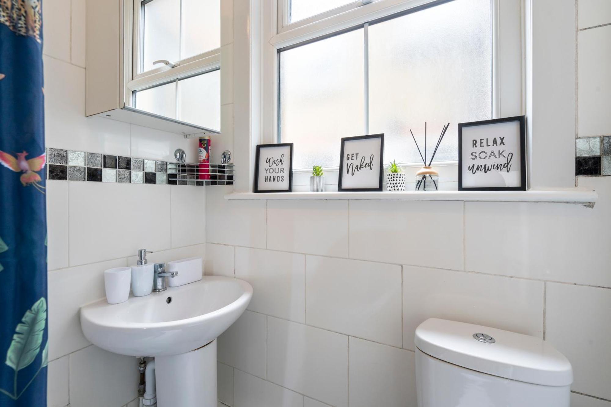 Modern 3 Bedroom Apartment In Wimbeldon Park London Eksteriør billede